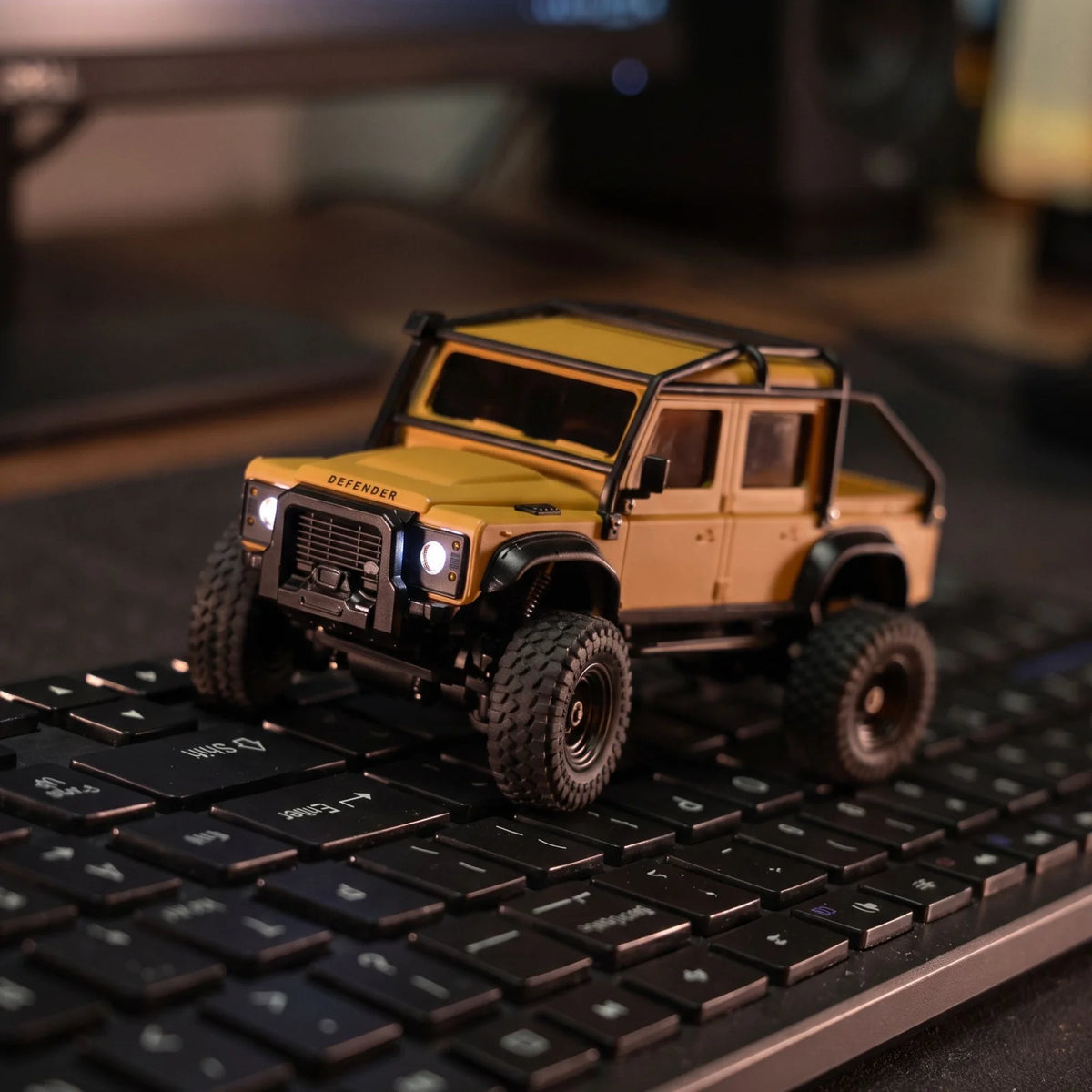 1:43 Land Rover Defender 110 RC Crawler – Mini RC Car – image 3
